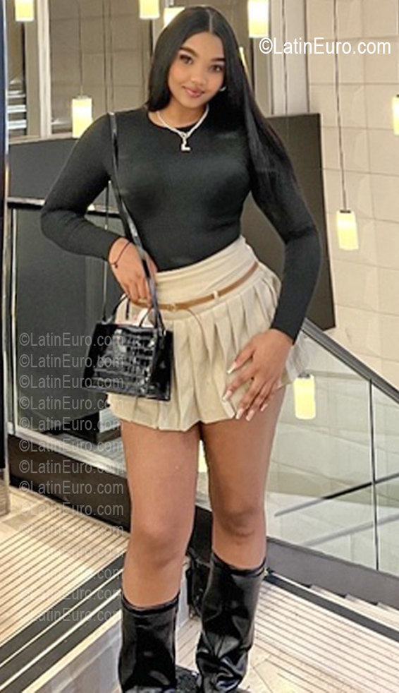 Date this charming Dominican Republic girl Lachell from Santo Domingo DO56895