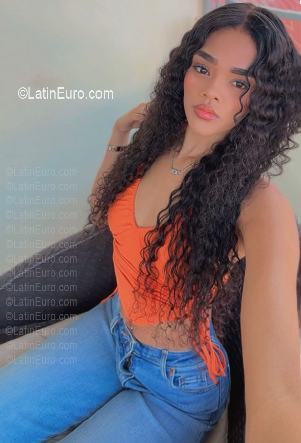 Date this hot Dominican Republic girl Julis from Santo Domingo DO56913