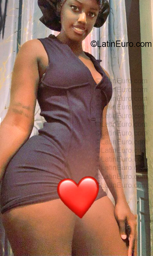 Date this happy Dominican Republic girl Marianny from Santo Domingo DO57011