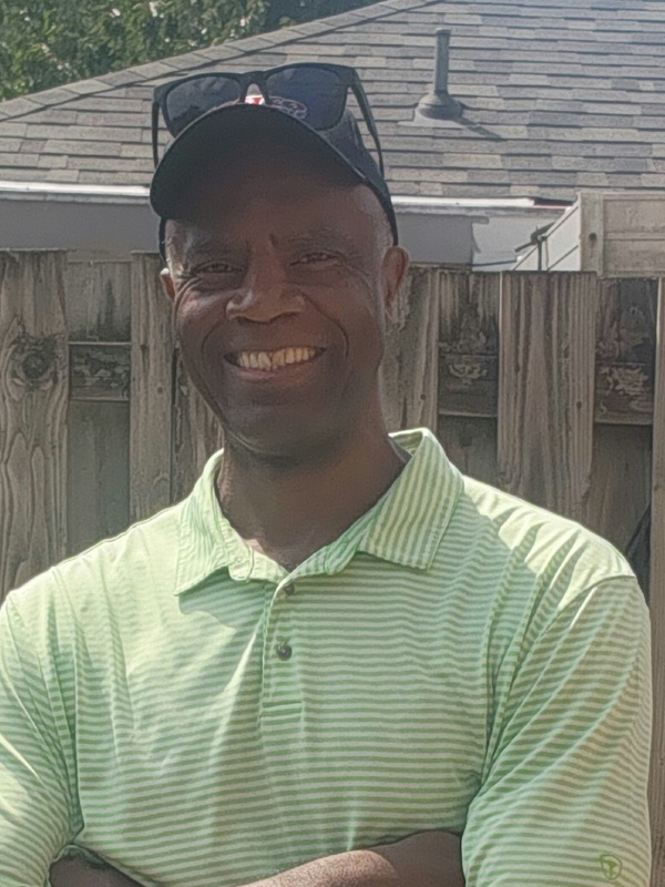 Date this delightful United States man Marcus from Portland US25720