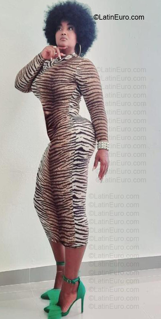 Date this nice looking Dominican Republic girl Negrita from Ato Mayor DO57063