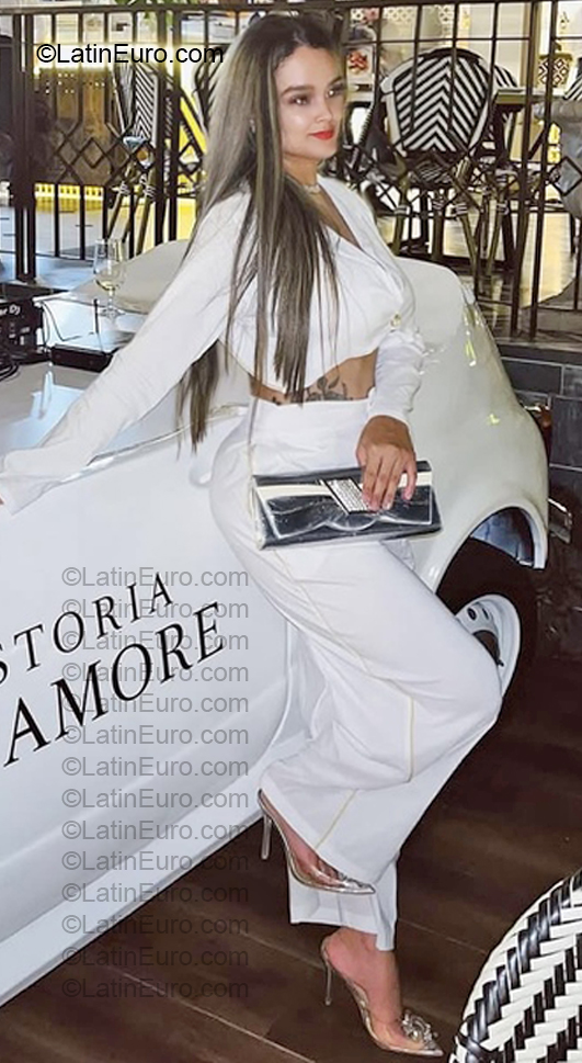 Date this young Colombia girl Stefany from Cali CO33884