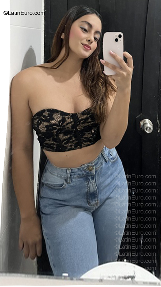 Date this delightful Colombia girl Paula Andrea from Santa Marta CO33888